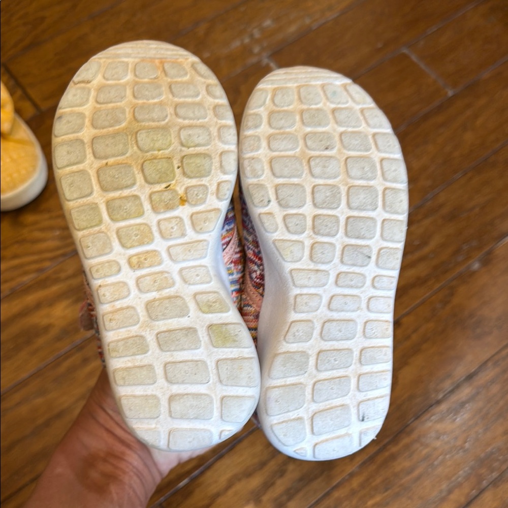 Keds, Toms, Vans, Stride Rite, OshKosh Shoes - Picture 16 of 16